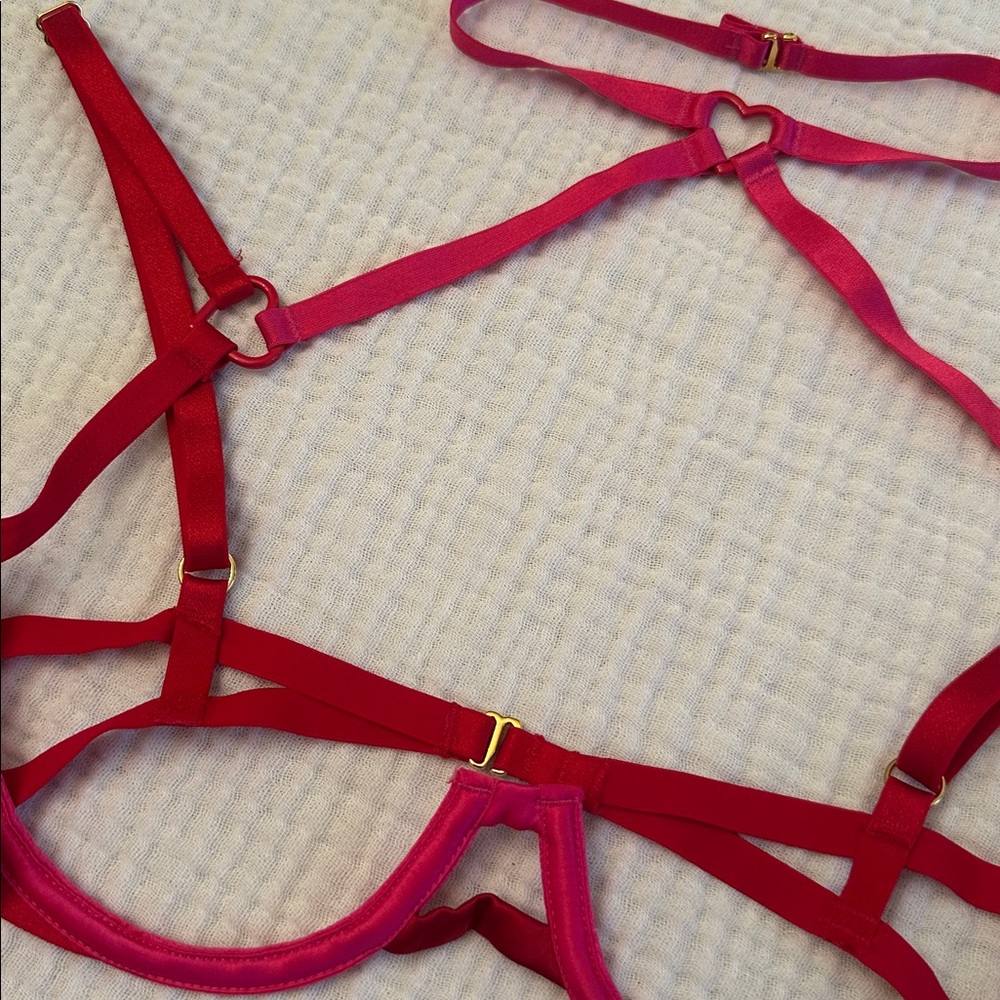 NWT Victoria's Secret Strappy Heartware Open Teddy - Picture 12 of 12